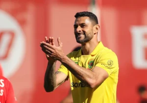 A Académica de Coimbra oficializou a contratação do brasileiro Marcos Paulo, de 37 anos, que defendeu o Paços de Ferreira nas duas últimas temporadas.