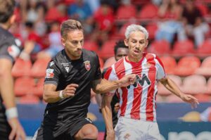 Em um jogo de duas caras, o Leixões venceu o Penafiel por 3 a 2 neste domingo, no Estádio do Mar, em uma partida eletrizante pela terceira rodada da Liga Portugal 2.