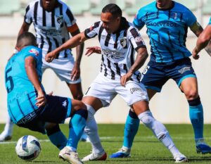 Portimonense e Vizela empataram em 1 a 1 na manhã deste sábado, no Portimão Estádio.
