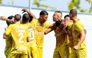 Em uma tarde de domingo para esquecer, o Porto B marcou dois gols contra em menos de 20 minutos de jogo e foi derrotado em casa pelo Farense por 2 a 0, no Estádio Luís Filipe Menezes.