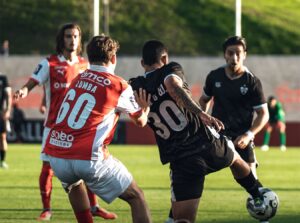 Com um gol salvador aos 94 minutos, o Braga B buscou um empate heroico em 2 a 2 com a Sanjoanense, em um jogo eletrizante pela Liga 3.