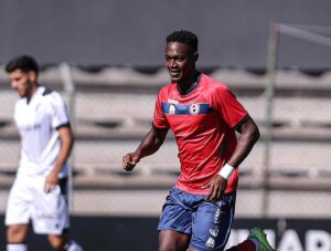 Trofense vence Vitória B fora de casa, assume a liderança isolada e segue invicto