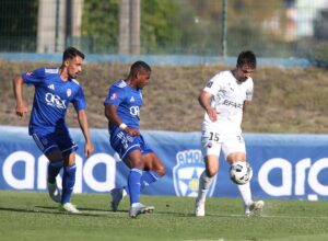 Amora e Académica de Coimbra empataram em 3 a 3 em uma partida movimentada, válida pela oitava rodada da Liga 3.