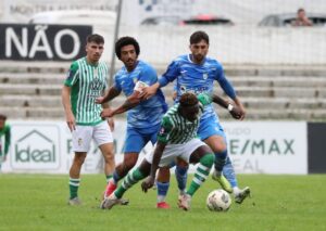 O Lusitano de Évora voltou a vencer na Liga 3 ao derrotar o 1º Dezembro por 2 a 0