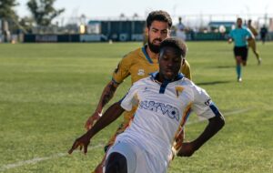 Em um dérbi histórico disputado na Tapadinha, o Belenenses venceu o Atlético CP por 2 a 1, de virada