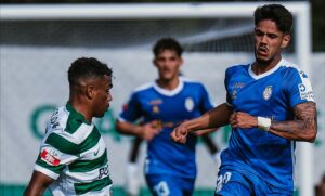 O Sporting B conquistou sua terceira vitória consecutiva ao vencer o Feirense por 3 a 2