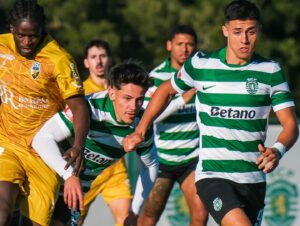 O líder Sporting B venceu o Farense por 3 a 1, no Estádio Aurélio Pereira, em um confronto direto na parte de cima da tabela da Liga Portugal 2.