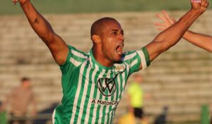 Em um jogo decidido no último minuto, o Lusitano de Évora venceu o União de Santarém por 1 a 0