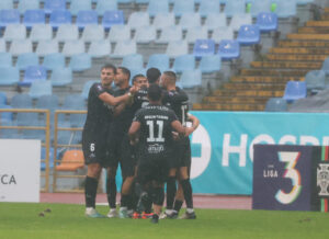 A Académica de Coimbra superou o Lusitano de Évora por 3 a 1