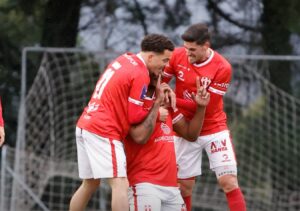 O Marco 09 derrotou o São João de Ver por 2 a 1 na tarde deste domingo