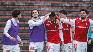 O Braga B venceu a Sanjoanense por 2 a 0 na tarde deste sábado, com gols de João Vasconcelos e do brasileiro Kauan Kelvin.