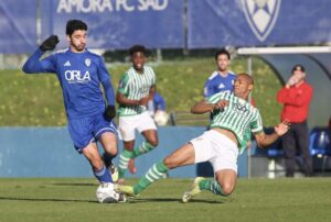 Amora e Lusitano de Évora empataram em 1 a 1, em partida realizada neste sábado no Estádio da Medideira, válida pela 16ª rodada da Liga 3.