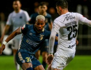 O Portimonense venceu o Farense por 1 a 0 na tarde deste sábado, no Estádio de São Luís, e levou a melhor no Dérbi do Algarve.