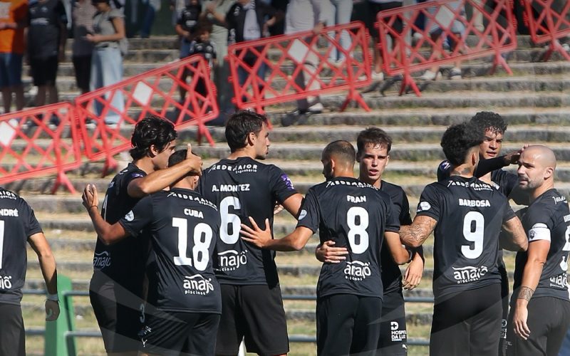 Académica vence Lusitano com dois gols de pênalti e assume a vice-liderança