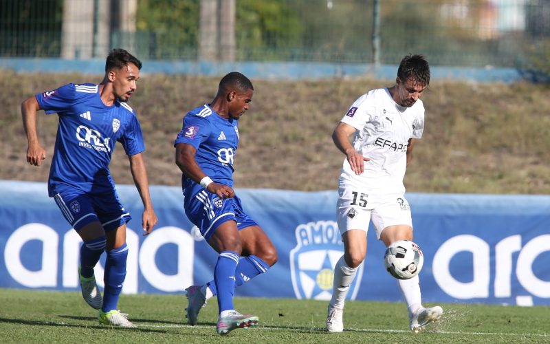 Amora e Académica de Coimbra empataram em 3 a 3 em uma partida movimentada, válida pela oitava rodada da Liga 3.