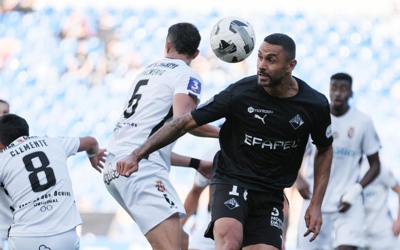 Académica de Coimbra dominou a posse de bola, mas não conseguiu furar a defesa do Caldas, e a partida terminou em 0 a 0