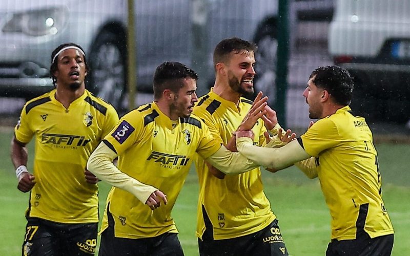 O Fafe conquistou uma vitória importante ao bater o Paredes por 2 a 1