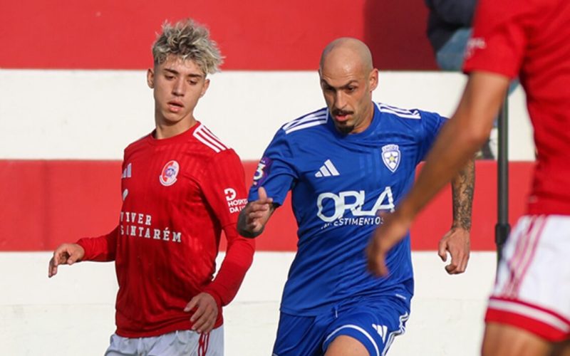 União de Santarém e Amora não saíram do zero no Campo Chã das Padeiras, em Santarém, pela 13ª rodada da Liga 3.