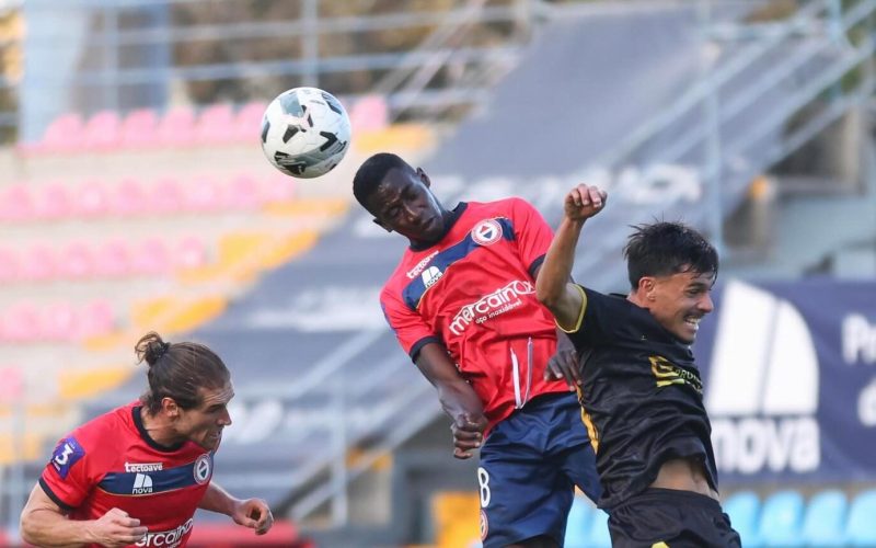 o líder Trofense salvou um ponto no último lance da partida ao empatar em 1 a 1 com o São João de Ver