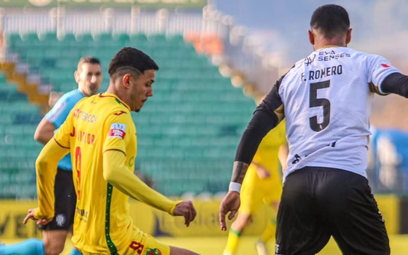Paços de Ferreira e Farense protagonizaram um duelo intenso, com mais de 30 finalizações, mas não saíram do 0 a 0 na tarde deste domingo.
