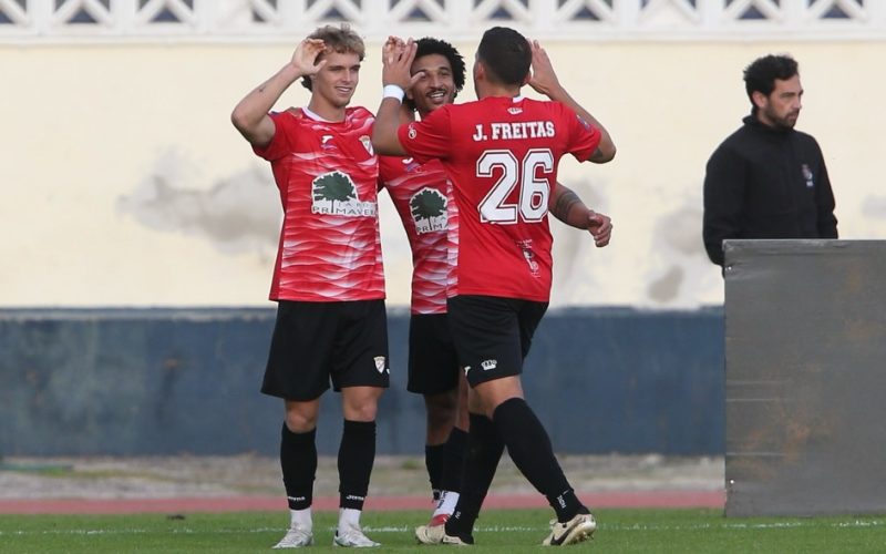 O 1º Dezembro venceu o Caldas por 2 a 0, no Complexo Desportivo do Real SC, em jogo válido pela 13ª jornada da Liga 3 (Série B)