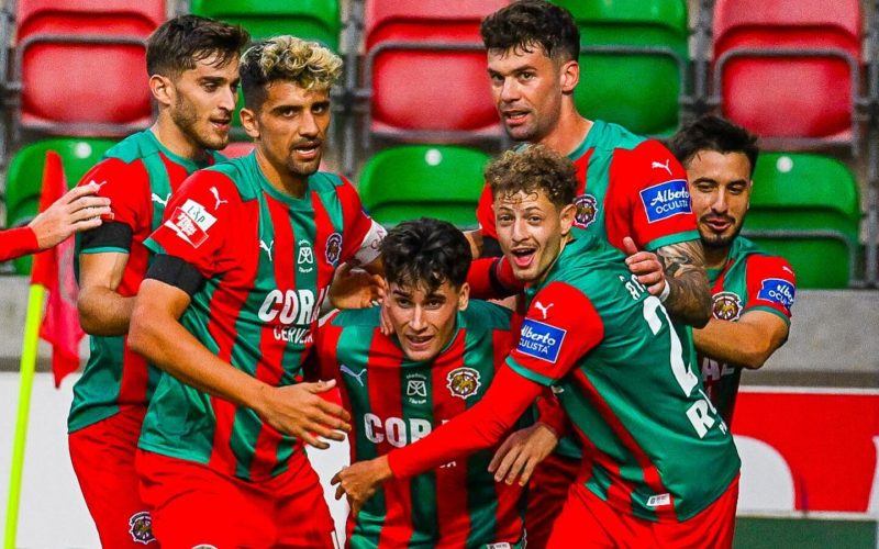 Em um jogo marcado pelo equilíbrio e por polêmicas de arbitragem, o Marítimo empatou em 1 a 1 com o Benfica B, no Estádio do Marítimo, pela 14ª rodada da Liga Portugal 2