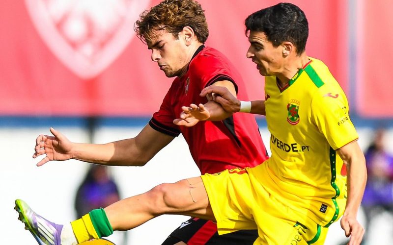 O Paços de Ferreira venceu o Penafiel por 2 a 1, de virada, em partida realizada no Estádio Municipal 25 de Abril, válida pela 17ª rodada da Liga Portugal 2.