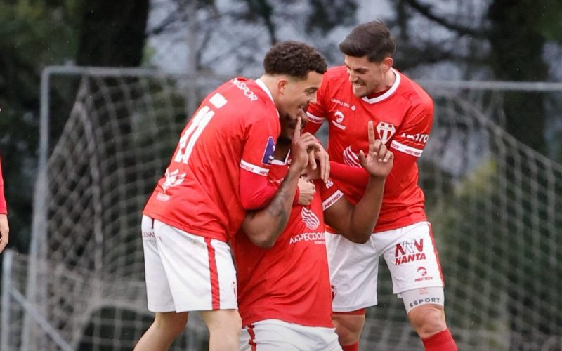 O Marco 09 derrotou o São João de Ver por 2 a 1 na tarde deste domingo