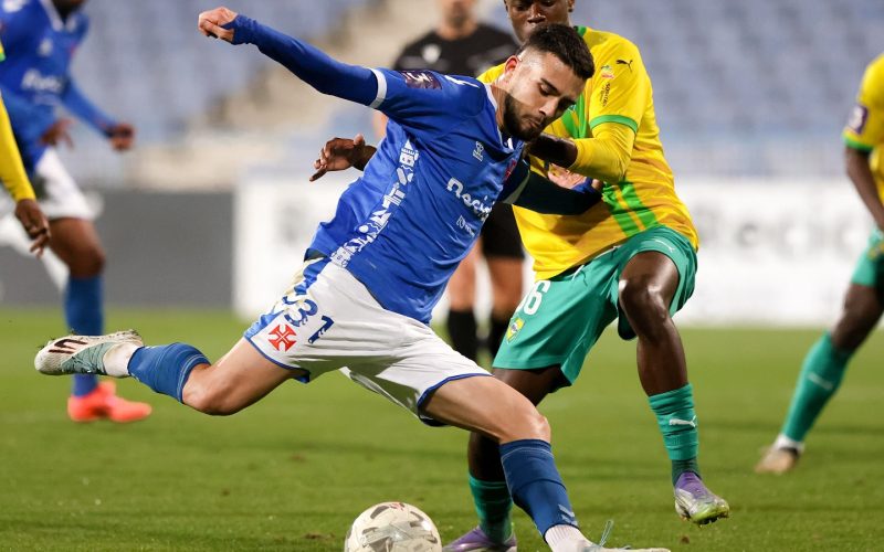 O Belenenses assumiu a liderança do Grupo B da Liga 3 ao vencer o Mafra por 2 a 1