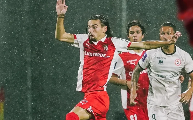 Em um duelo direto no topo da tabela, o líder Trofense e o vice-líder Braga B empataram em 1 a 1, em partida disputada no Estádio Amélia Morais