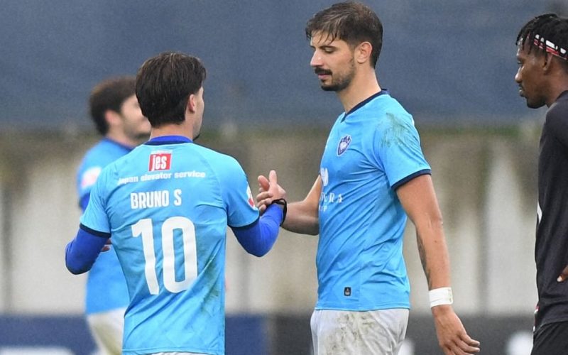 A Oliveirense conquistou uma importante vitória por 2 a 0 sobre o Leixões, em partida disputada no Estádio Carlos Osório