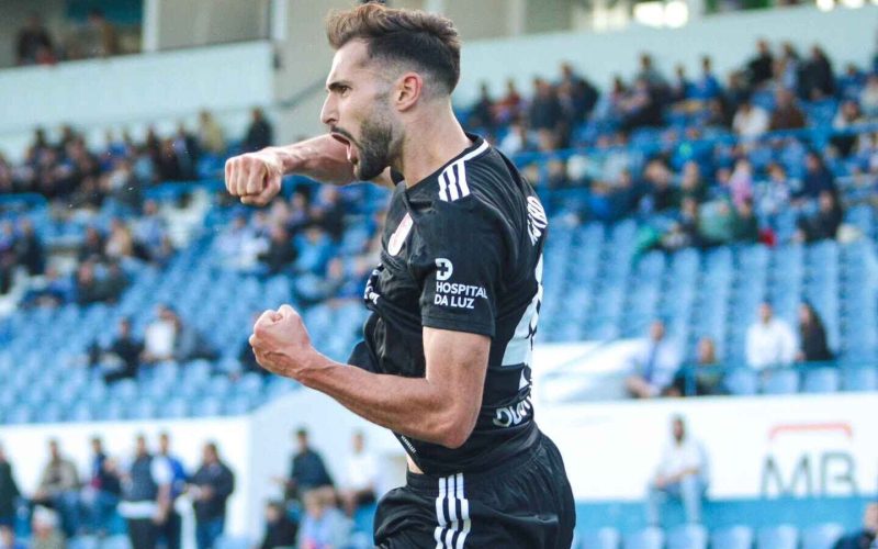 O União de Santarém encerrou um jejum de cinco jogos sem vitória ao conquistar um resultado expressivo neste domingo, vencendo o Belenenses por 2 a 0, em pleno Estádio do Restelo.