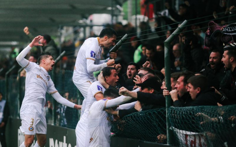 Varzim vence Vitória de Guimarães B por 2 a 1 com gol bizarro nos acréscimos